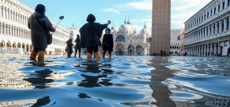 Venice dodges UNESCO ‘endangered’ listing